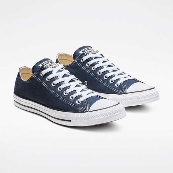 Converse Women's Chuck Taylor Navy Low Top - Picture 1 of 1